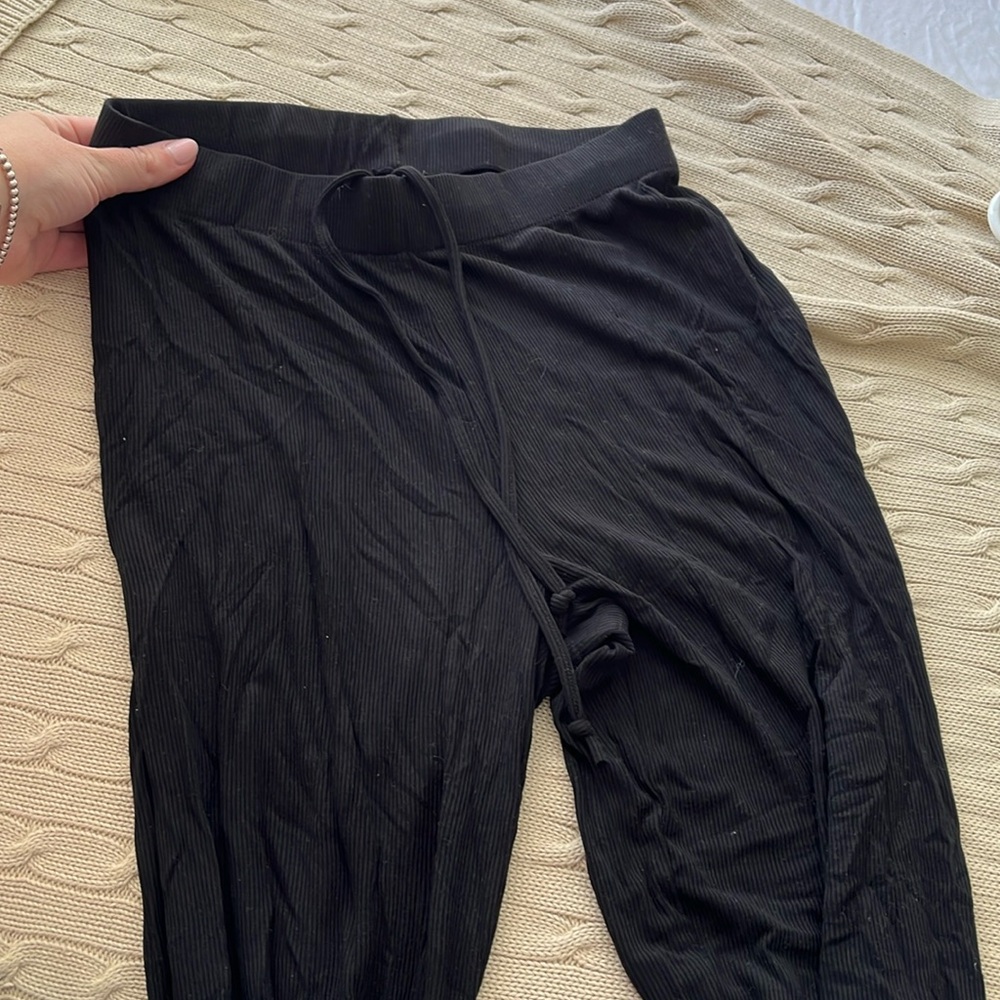 Skims flare sweat pants black ribbed material